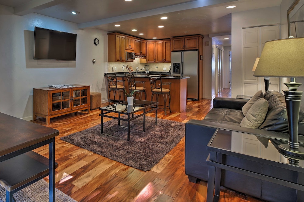 Condo, 2 Bedrooms
