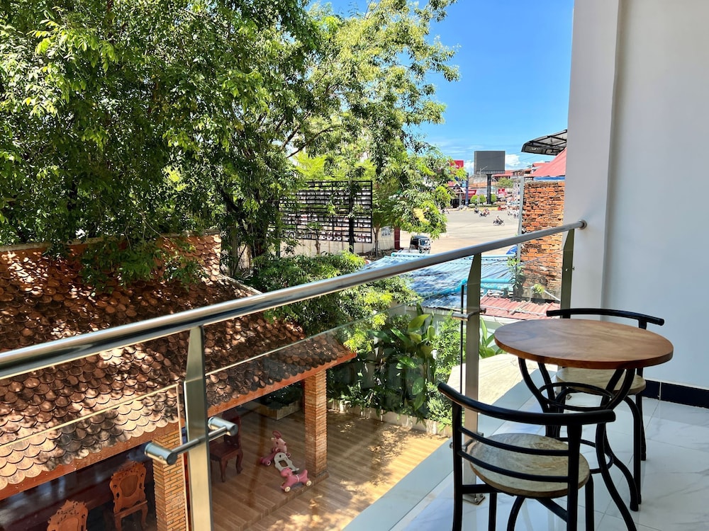 Superior Double Room, Balcony, City View photo 2
