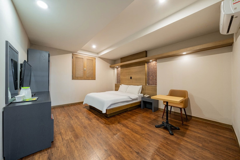 Premium Double Room photo 3