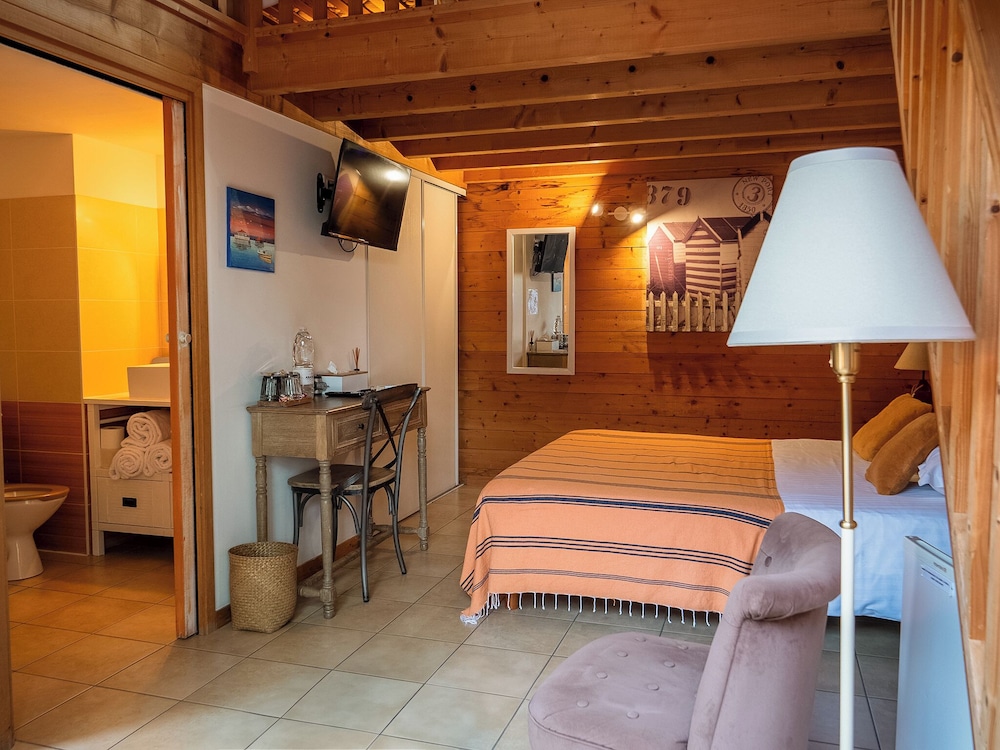 Superior Quadruple Room, Courtyard View