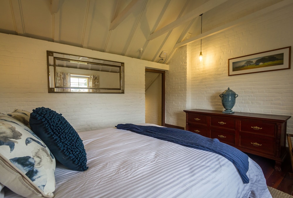 The Barracks, Smith suite photo 2