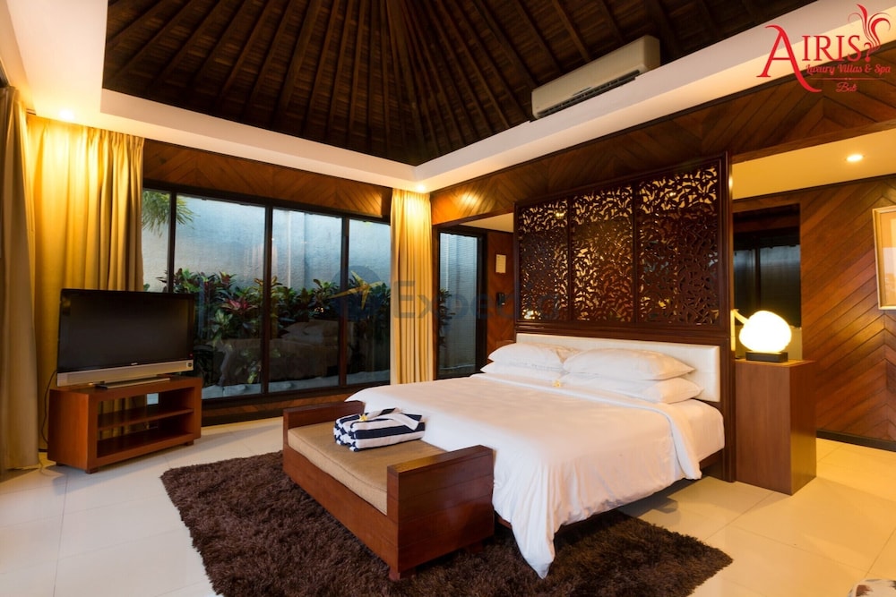 Luxury Villa, 1 Bedroom, Private Pool photo 2