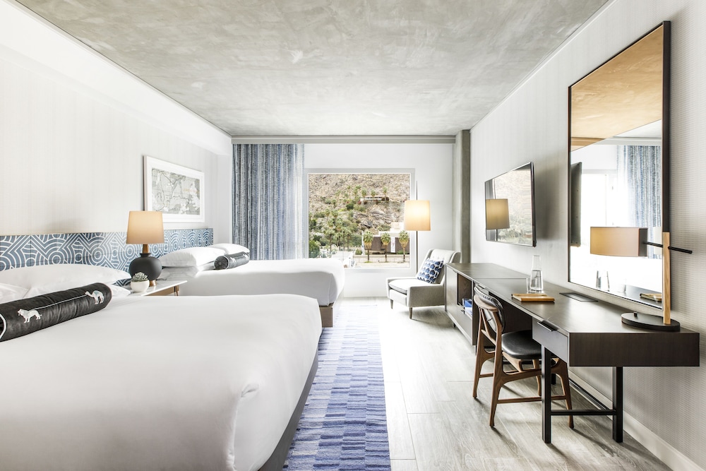 Room, 2 Queen Beds, Accessible Bathtub (Communications) thumbnail 6