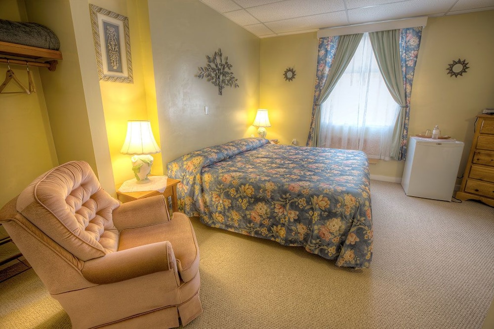 Standard Room, 1 King Bed photo 1