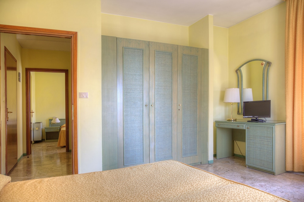 Family Room, 2 Bedrooms, Terrace, Sea View photo 2