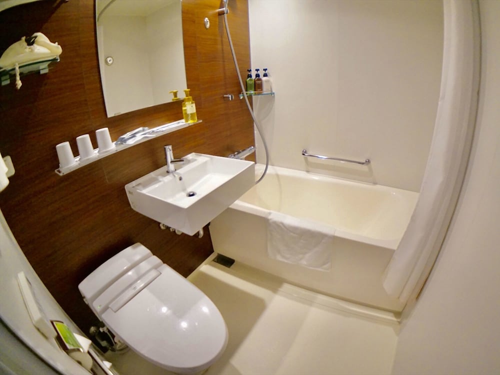 Corner Twin Room, Non Smoking photo 3