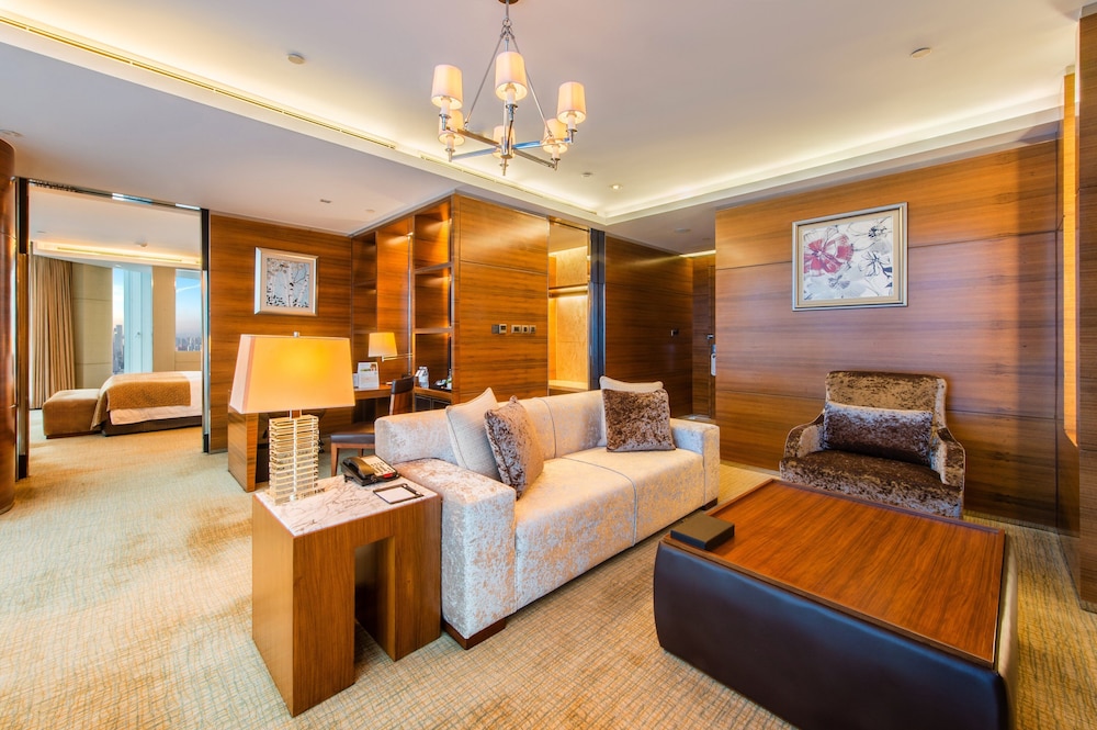 Suite, 1 Bedroom, Lake View - Photo 4