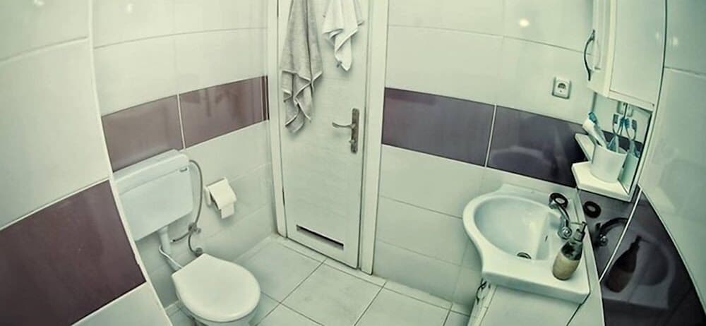 Basic Bungalow, Multiple Beds, Smoking photo 3