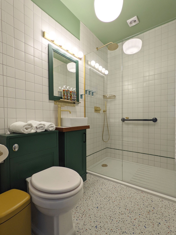 Double Room, Ensuite - Photo 8