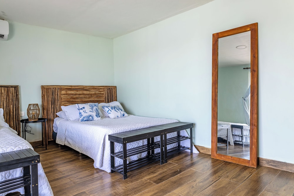 Standard Quadruple Room, Ocean View