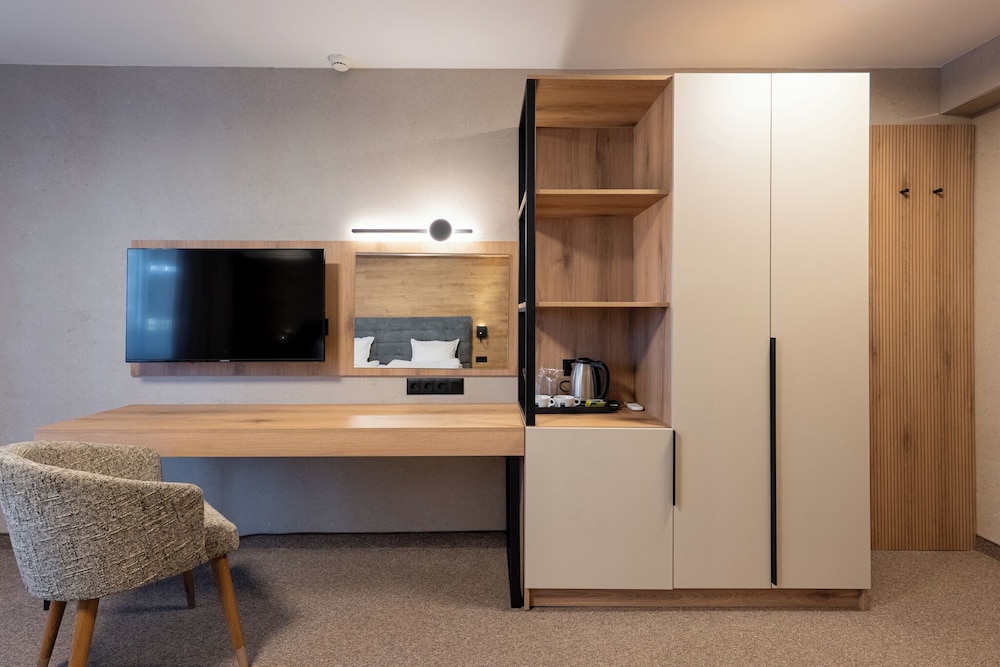 Deluxe Double Room, City View photo 2