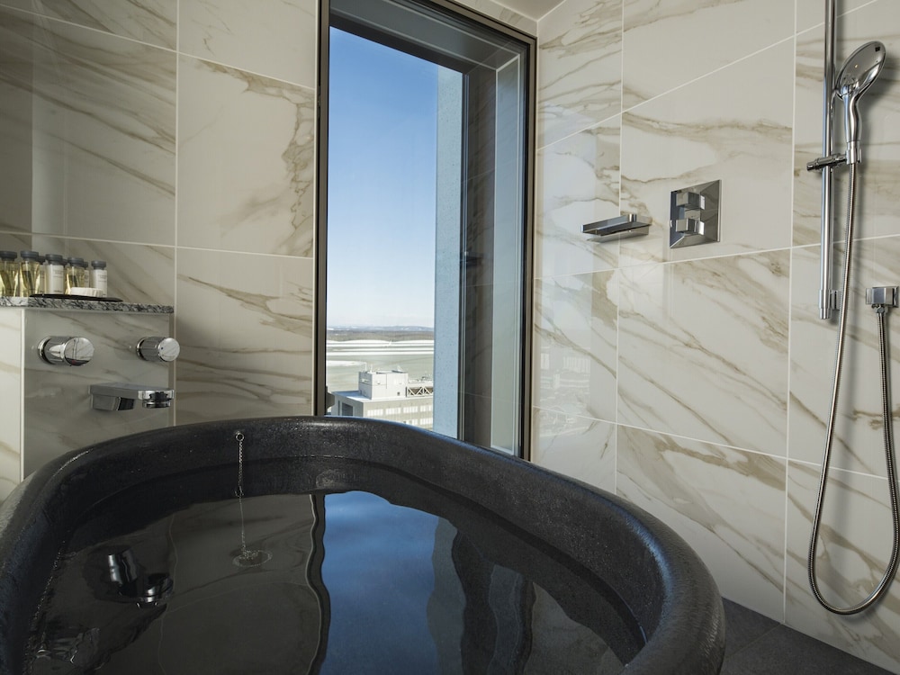 Portom Suite Room - Photo 5