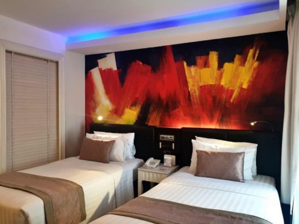 Family Room, 2 Bedrooms, City View photo 2