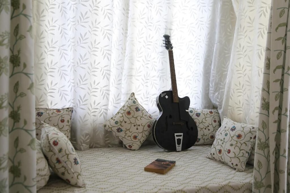 Deluxe Double Room, 1 King Bed, Hill View photo 3