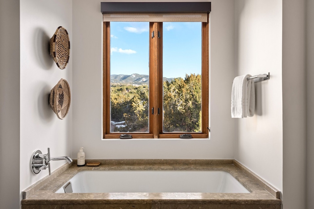 Deluxe Room, 2 Bedrooms, Non Smoking, Connecting Rooms (Casita) - Photo 4