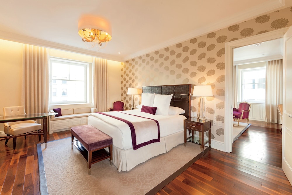 Suite, 1 King Bed, Fireplace