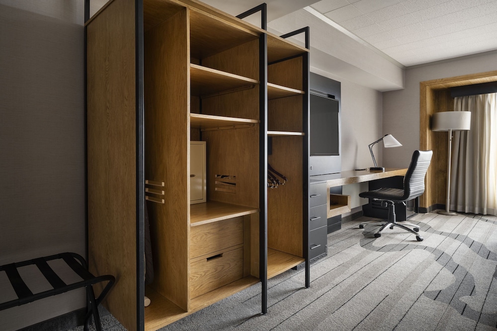 Suite, 1 King Bed