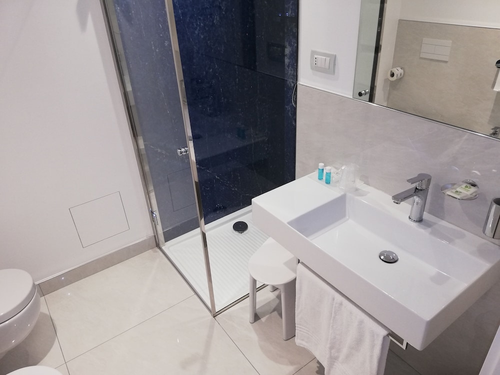 Double Room Single Use, 1 Queen Bed