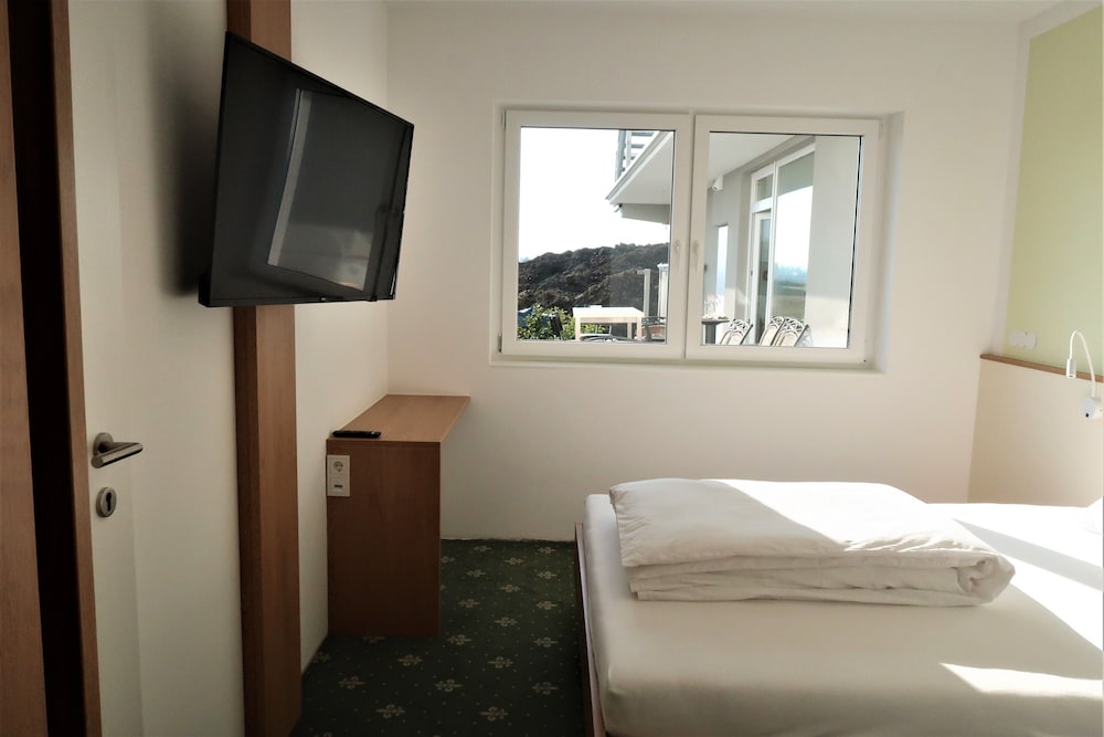 Basic Single Room