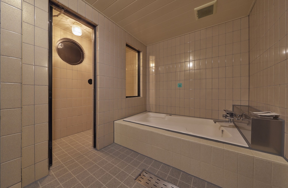 Queen Bedroom - D, with Private Open-air Bath photo 3