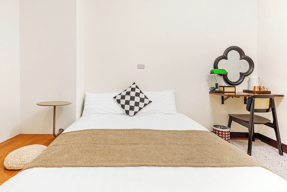 Two-Bedroom Suite - Photo 11