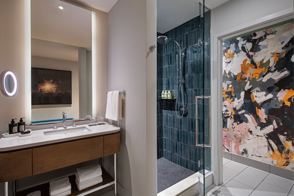 Standard Room, 2 Queen Beds, City View - Photo 11