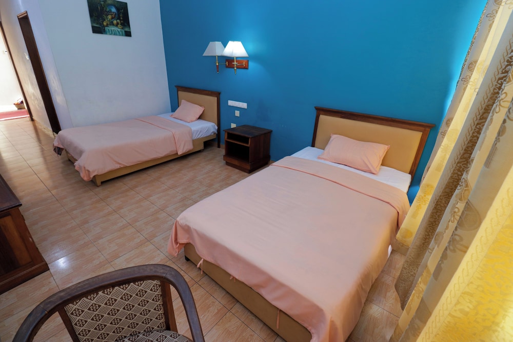 Standard Twin Room, City View