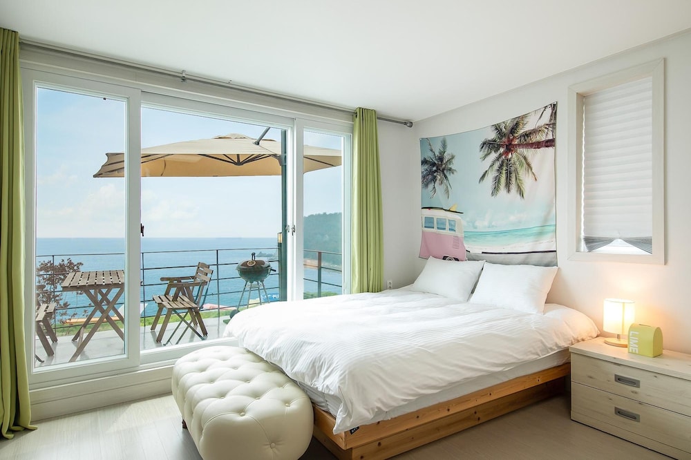 Basic Room, 1 Bedroom (Oceanview Room 2 ( F2 )) photo 2