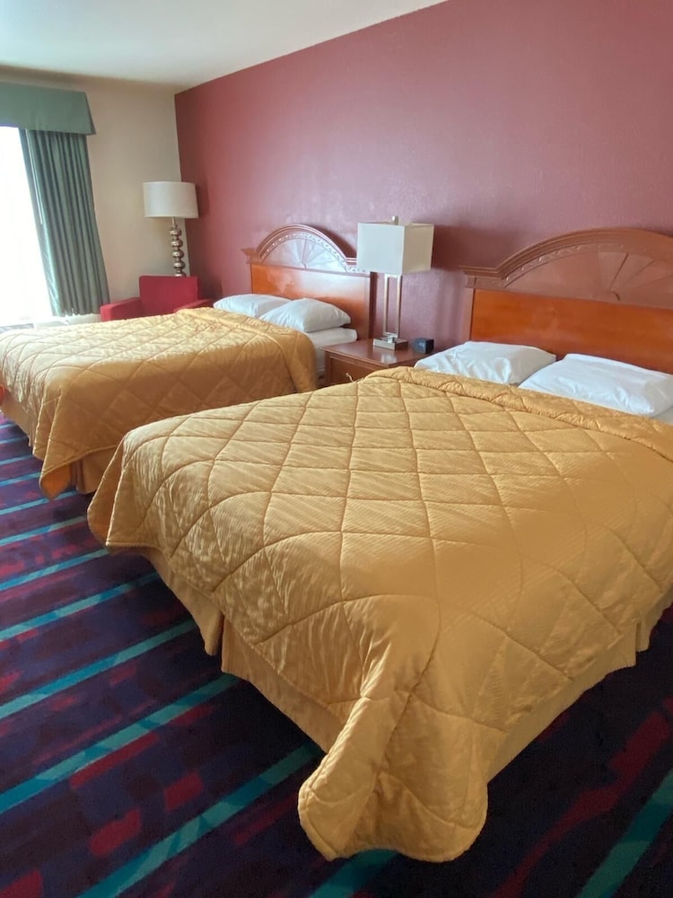 Room, 2 Queen Beds, Non Smoking photo 1