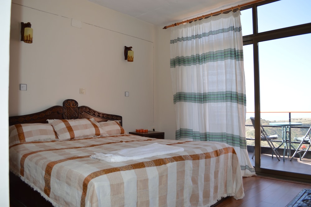 Deluxe Double Or Twin Room photo 1