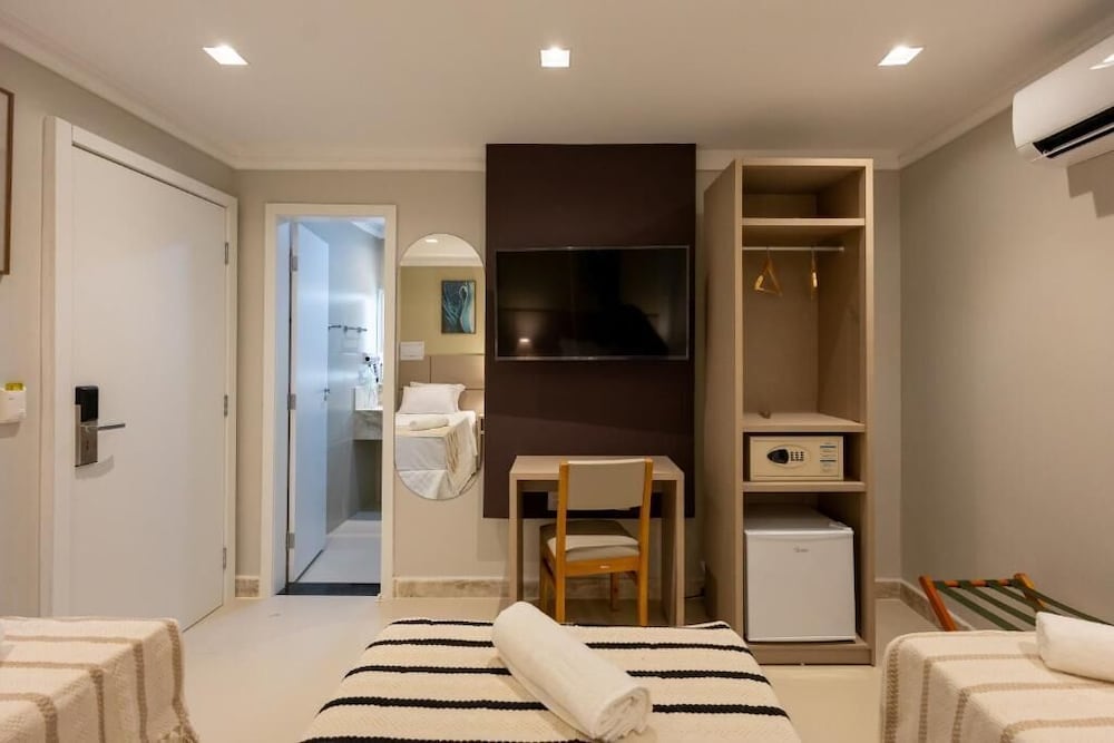 Triple Room, 3 Twin Beds photo 3