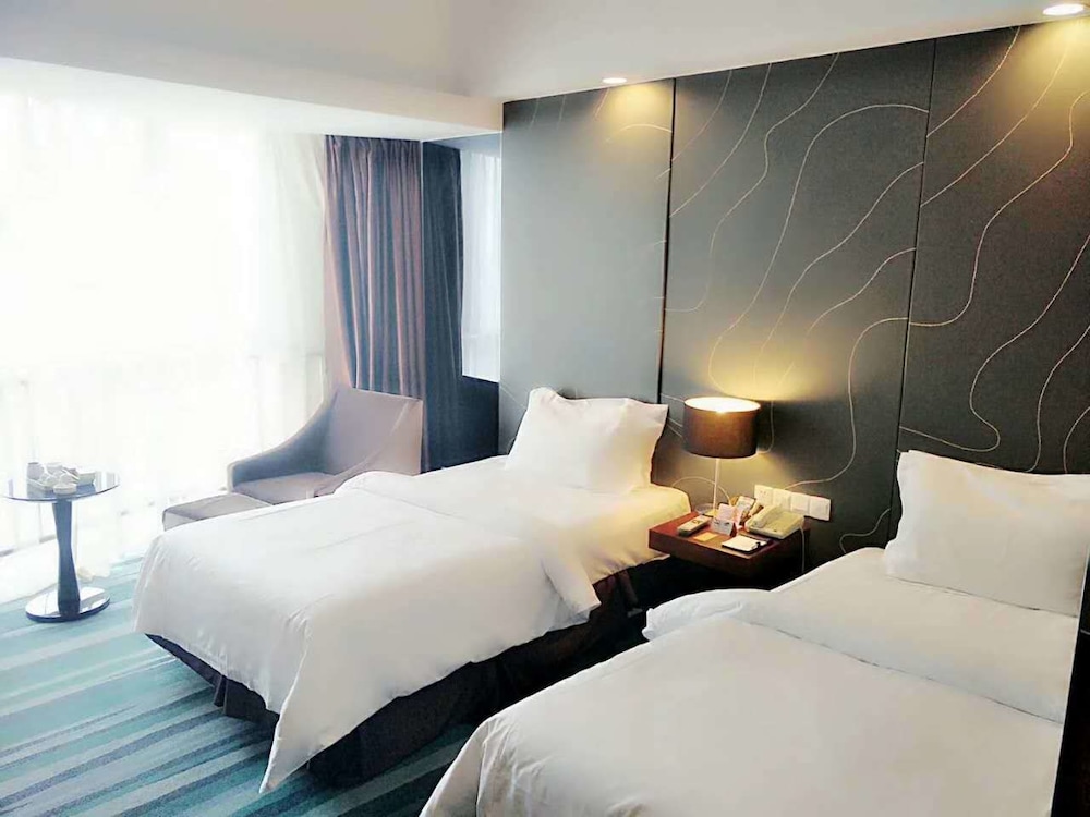 Twin Room (Super Sassy)