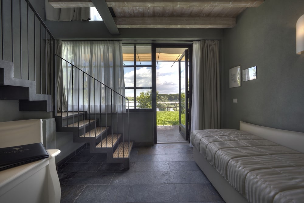 Suite, 2 Bedrooms, Lake View