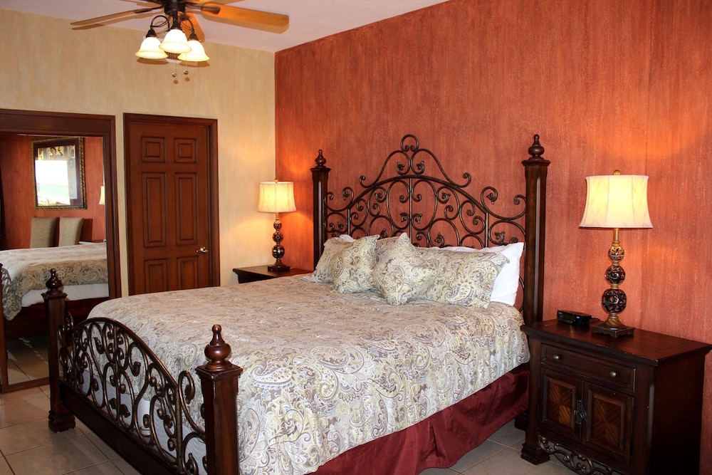 Condo, 2 Bedrooms, Sea View, Ground Floor