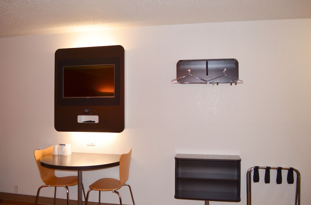 Deluxe Room, 1 Queen Bed, Accessible, Non Smoking - Photo 1