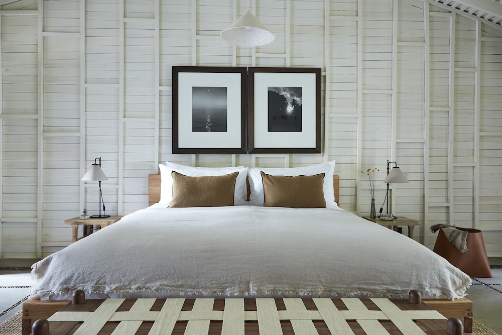 Poolside Room, 1 Queen Bed photo 1