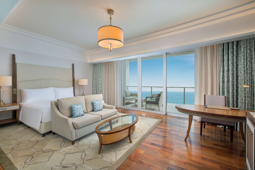 Skyline Sea View King Deluxe Room