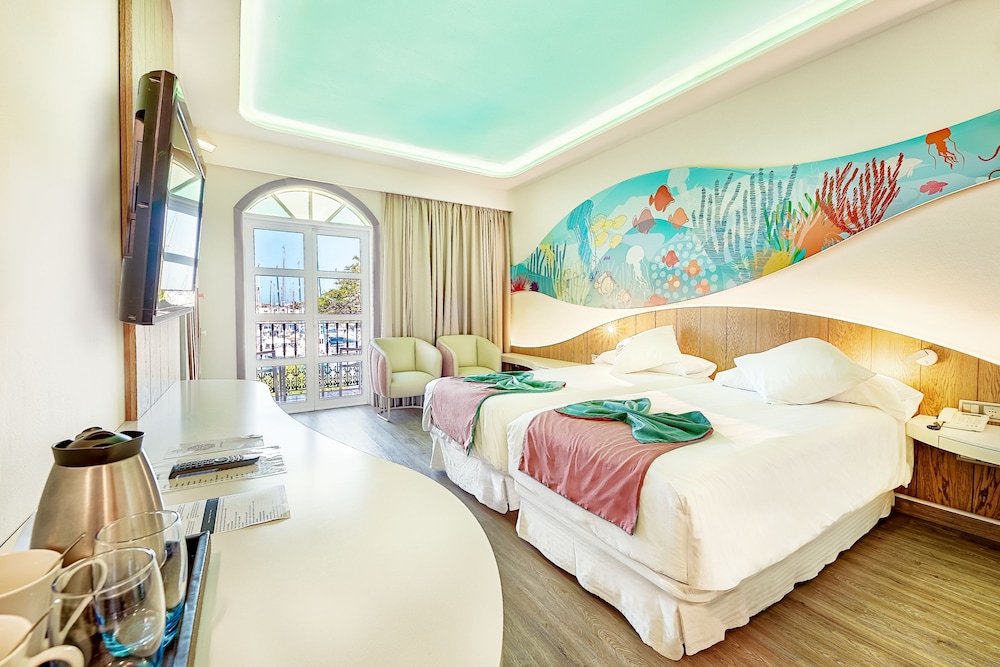 Double Room, Balcony, Marina View photo 2