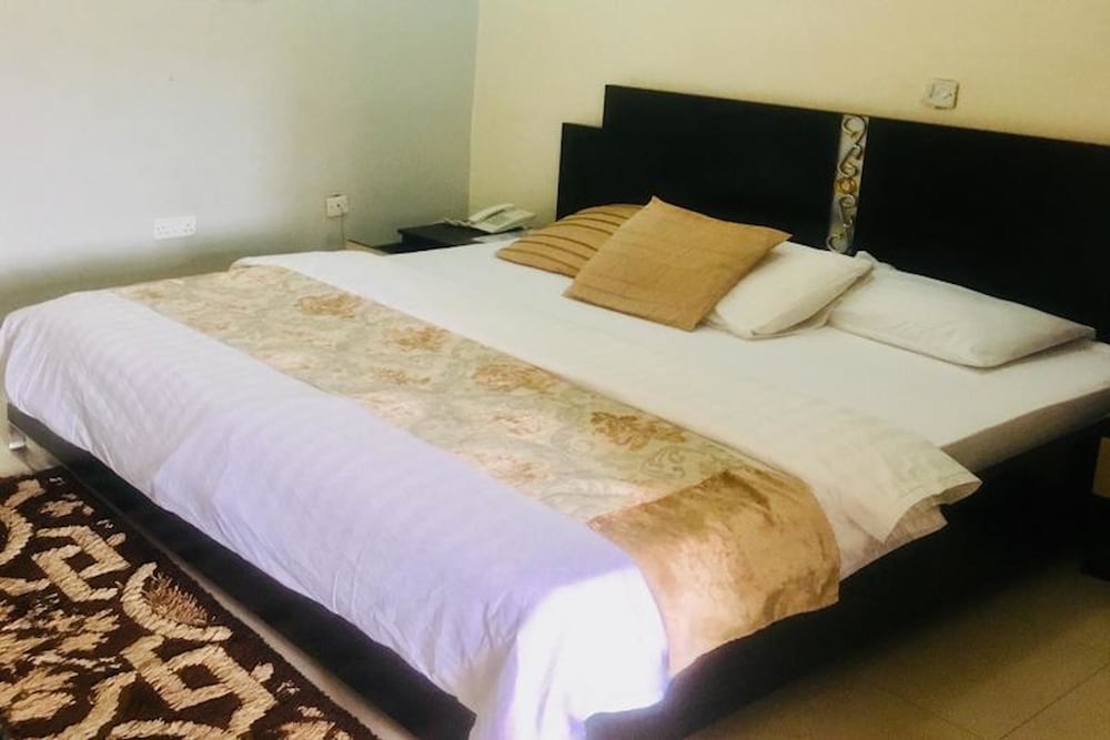 Executive Room, 1 Queen Bed, Non Smoking photo 3