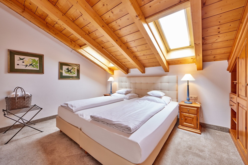Deluxe Suite, 2 Bedrooms, Mountain View photo 3
