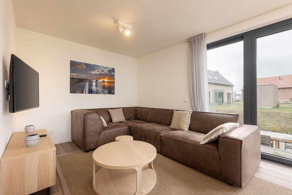 Villa photo 1