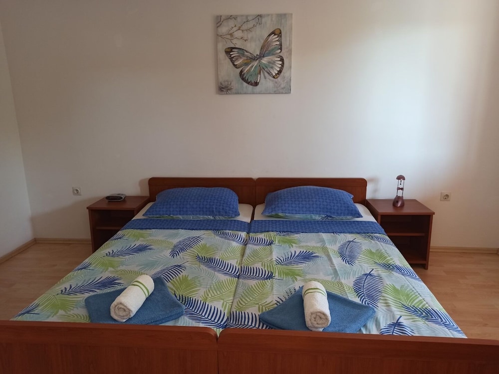 Apartment (Davor - with parking - A5(2+2)) photo 1