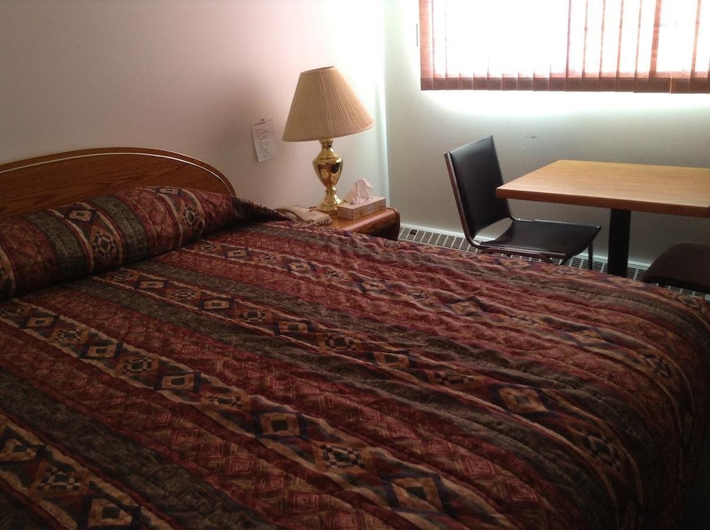 Standard Room, 1 Queen Bed