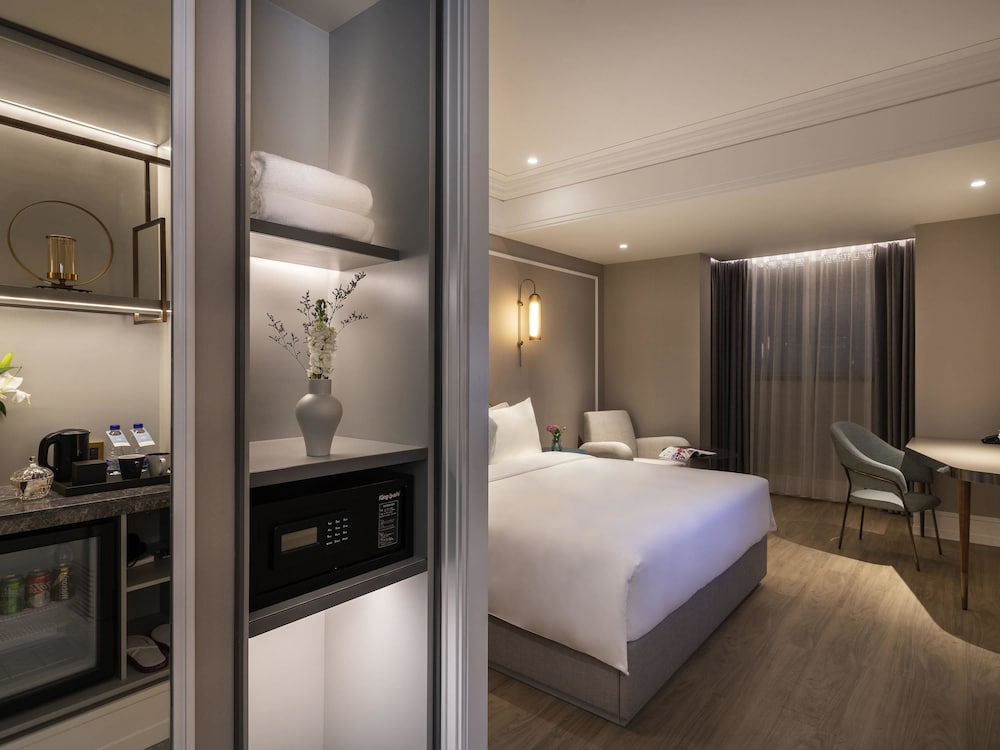 Superior Room, 1 King Bed