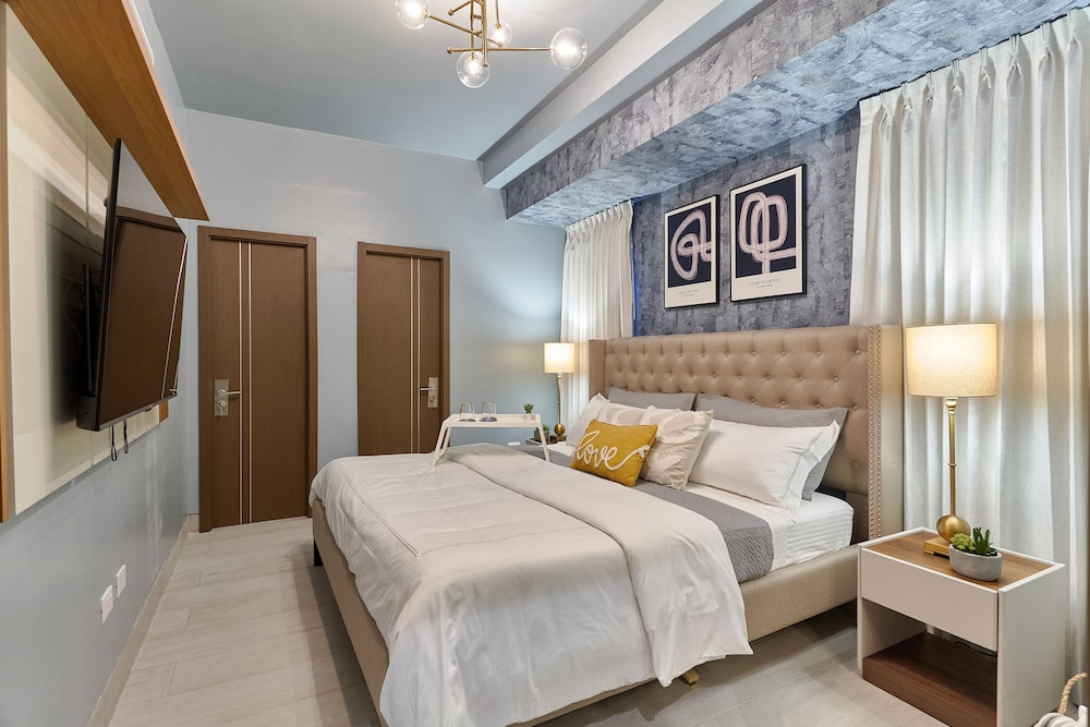 Royal King Suite photo 1