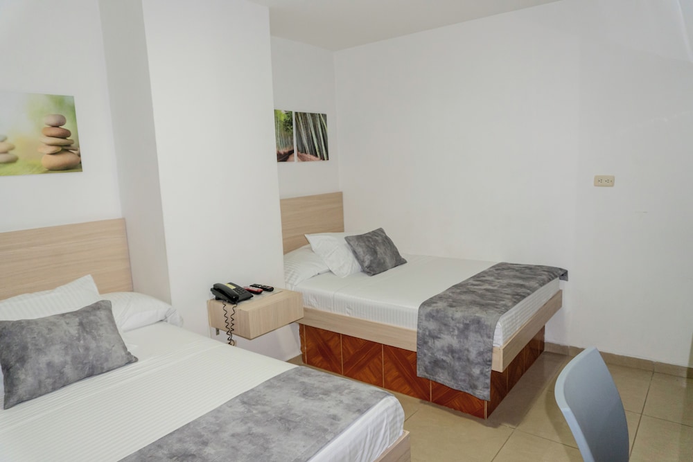 Twin room with air conditioning photo 2