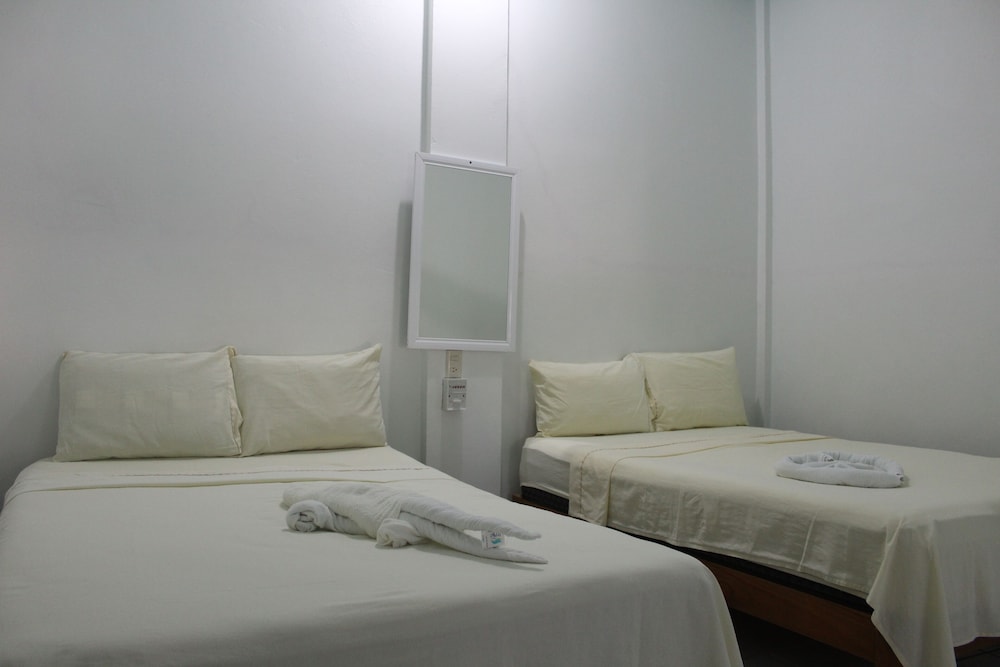 Basic Twin Room - Photo 10