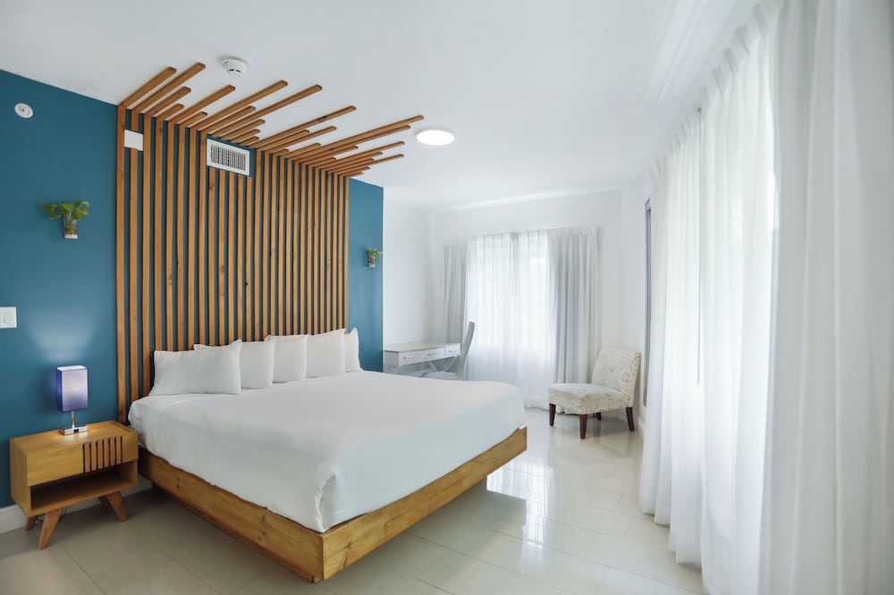 Family Suite, 2 Bedrooms, Kitchen thumbnail 6