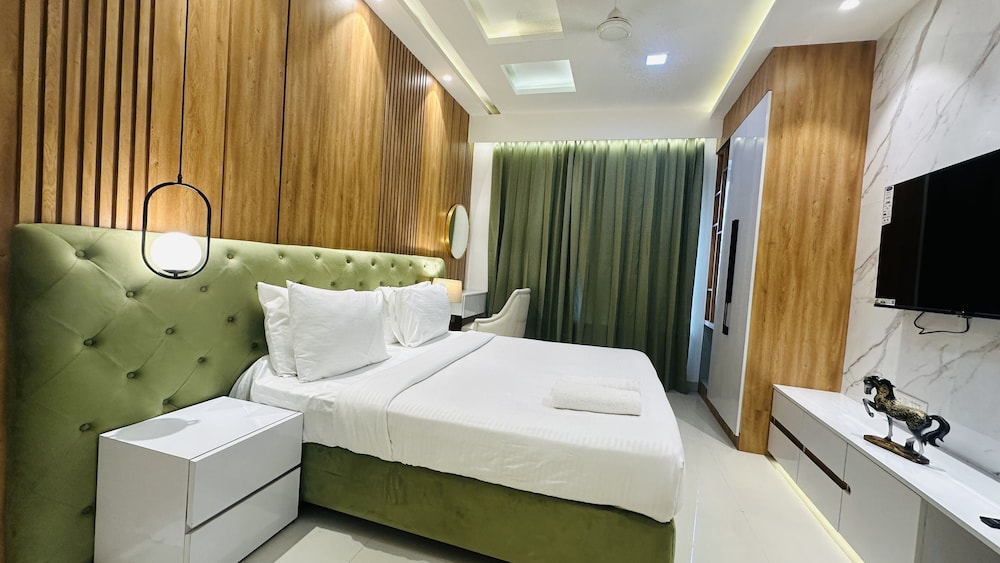 Deluxe Room - Photo 10