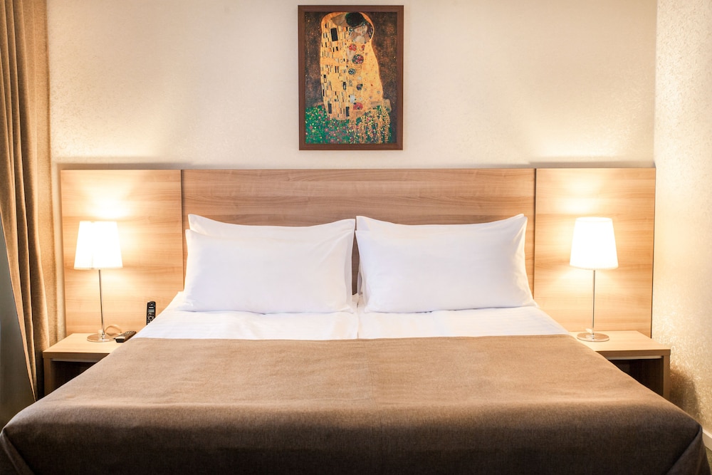 Suite, 1 Double Bed,  Neva river view photo 3